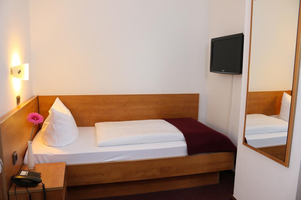 City Hotel Journal Wolfsburg Bagian luar foto