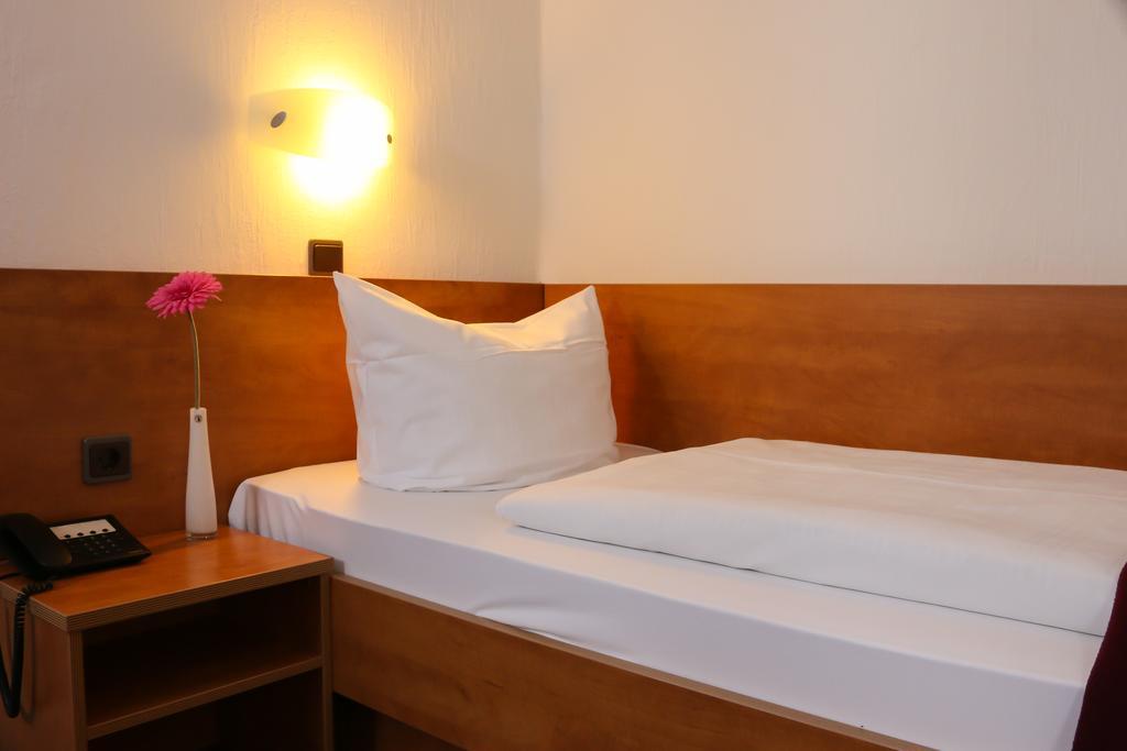 City Hotel Journal Wolfsburg Bagian luar foto